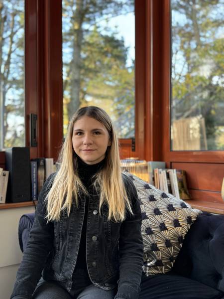 Louane - Apprentie peintre