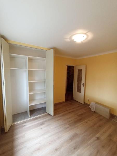 Rafraîchissement d’intérieur du sol au plafond dans une maison à Trignac, proche de Saint-Nazaire.